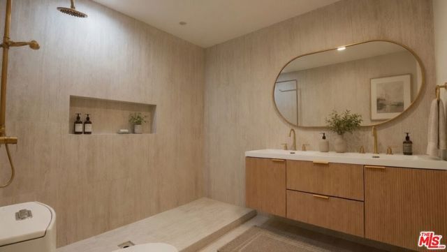 14655 Morrison Street, Los Angeles, CA 91403