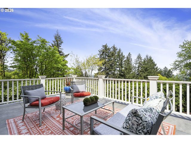 2505 Sw HILLCREST Dr, Portland, OR 97201