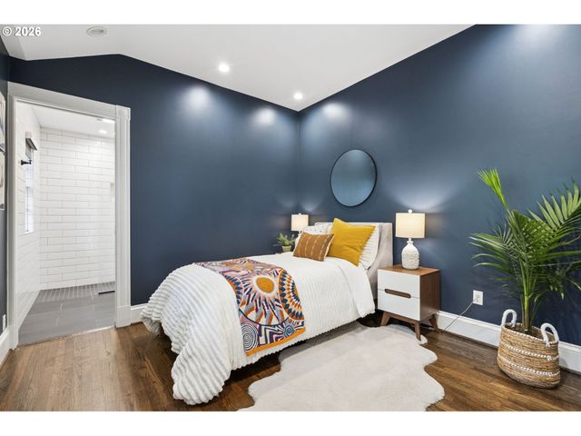 2505 Sw HILLCREST Dr, Portland, OR 97201