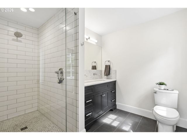 2505 Sw HILLCREST Dr, Portland, OR 97201