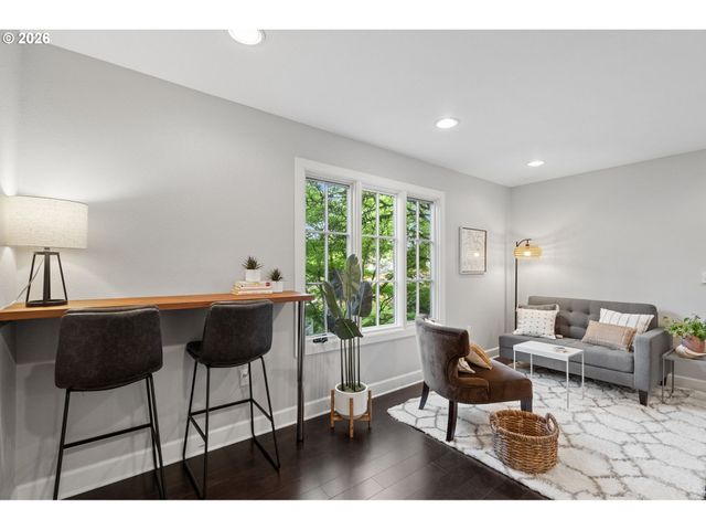2505 Sw HILLCREST Dr, Portland, OR 97201