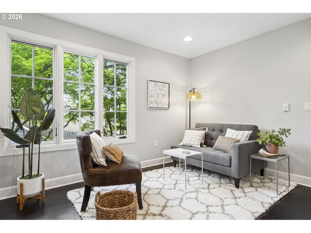2505 Sw HILLCREST Dr, Portland, OR 97201
