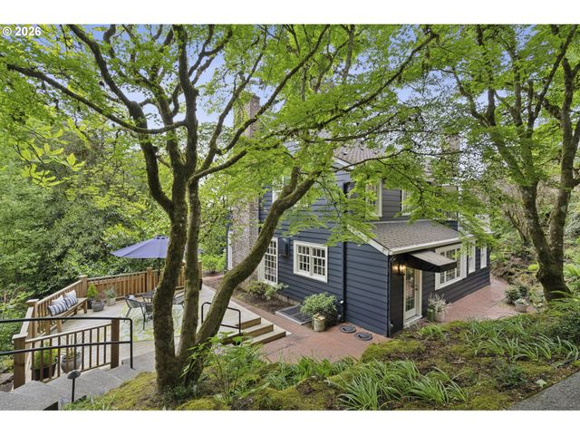 2505 Sw HILLCREST Dr, Portland, OR 97201