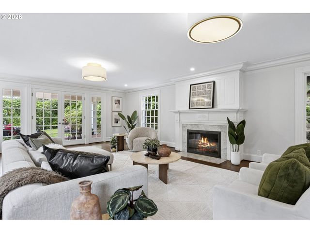 2505 Sw HILLCREST Dr, Portland, OR 97201