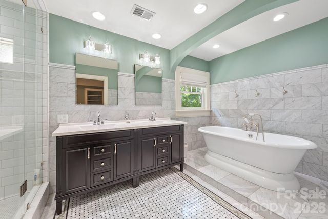 2601 E 5th Street, Charlotte, NC 28204