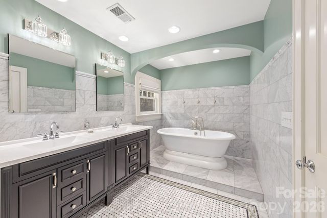 2601 E 5th Street, Charlotte, NC 28204