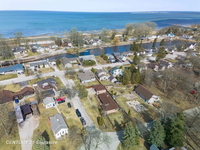 103 Lincoln Drive, Bay City, MI 48706