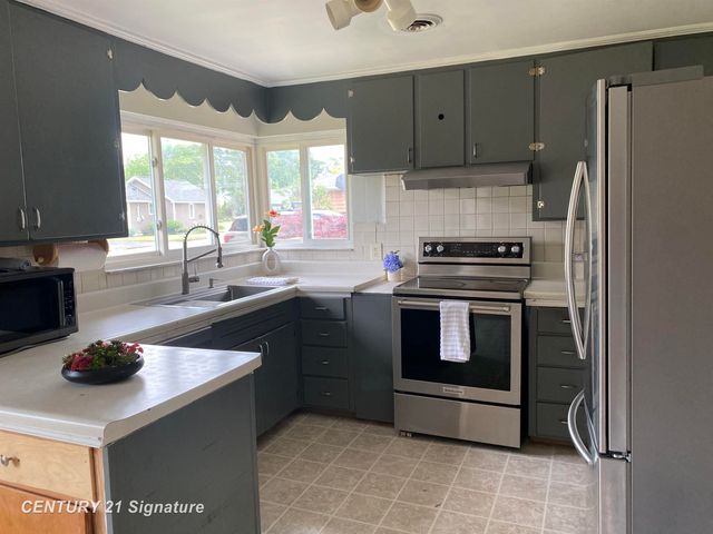 103 Lincoln Drive, Bay City, MI 48706