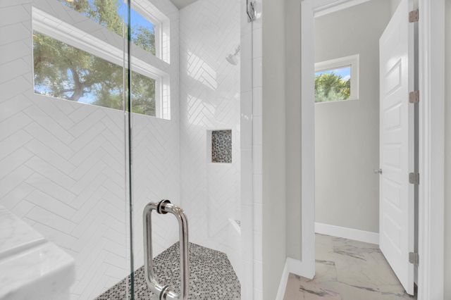 501 Alva DR, Spicewood, TX 78669