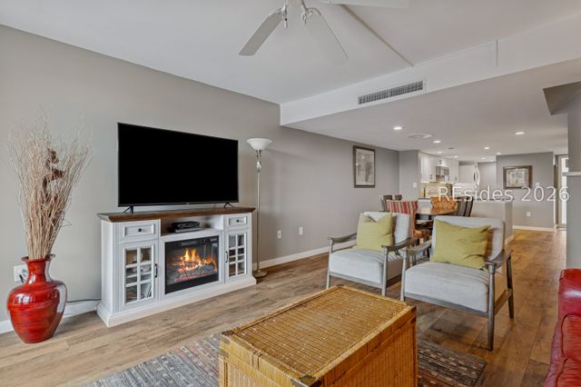 85 Folly Field Rd Apt 112, Hilton Head Island, SC 29928