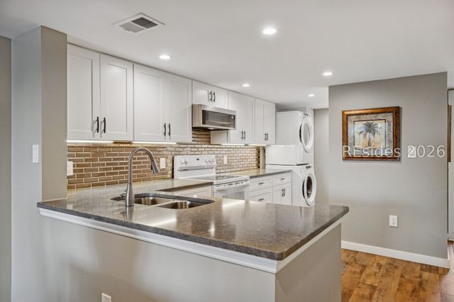 85 Folly Field Rd Apt 112, Hilton Head Island, SC 29928