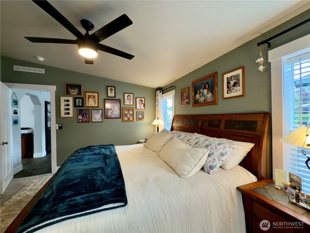 609 Chenois Avenue NE, Ocean Shores, WA 98569