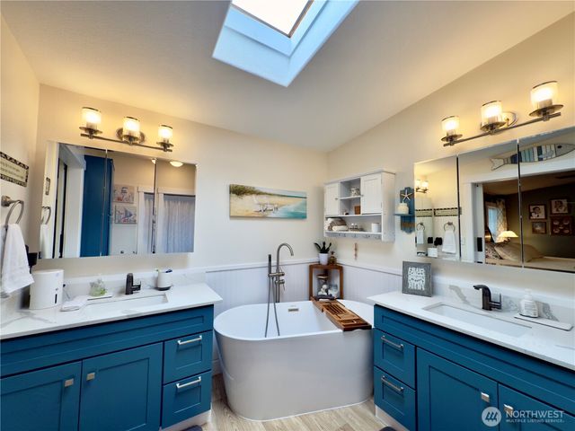 609 Chenois Avenue NE, Ocean Shores, WA 98569