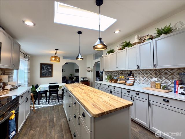 609 Chenois Avenue NE, Ocean Shores, WA 98569