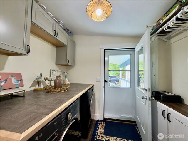 609 Chenois Avenue NE, Ocean Shores, WA 98569