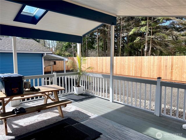 609 Chenois Avenue NE, Ocean Shores, WA 98569