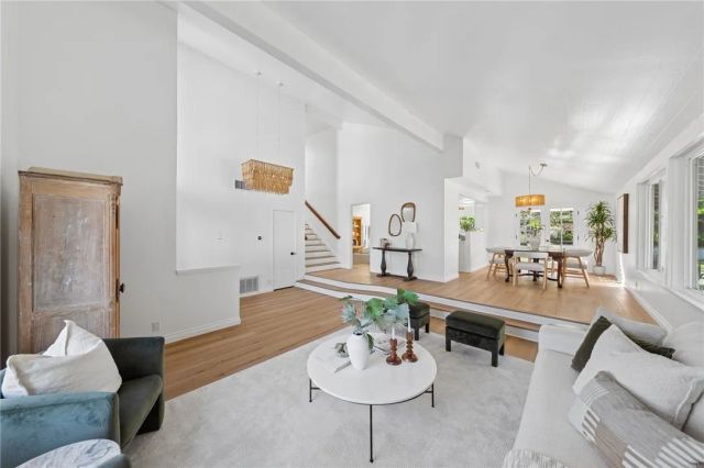 971 San Lorenzo Court, Solana Beach, CA 92075