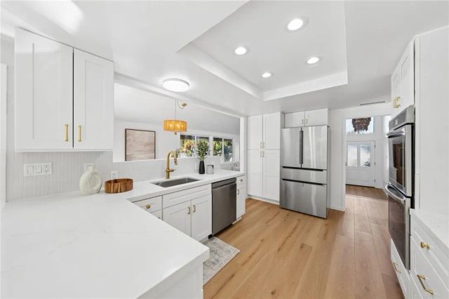 971 San Lorenzo Court, Solana Beach, CA 92075