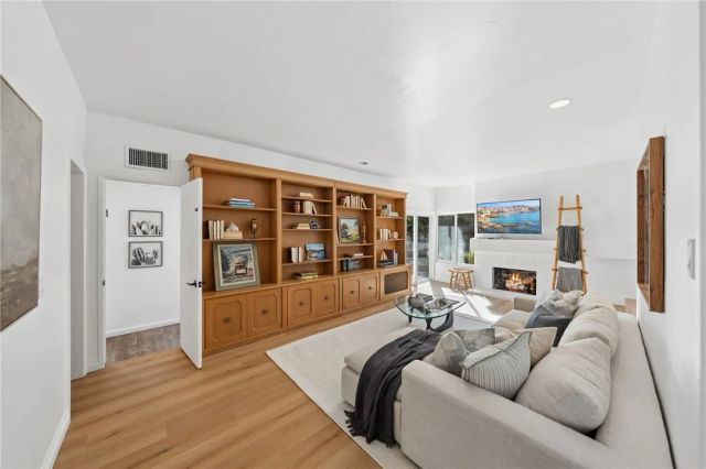 971 San Lorenzo Court, Solana Beach, CA 92075