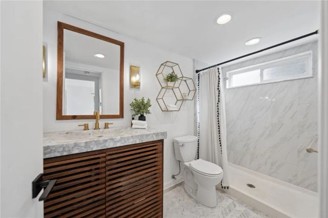 971 San Lorenzo Court, Solana Beach, CA 92075