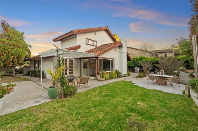 971 San Lorenzo Court, Solana Beach, CA 92075