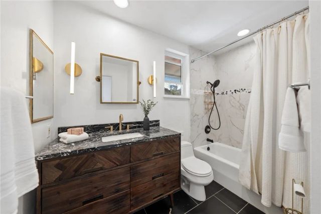 971 San Lorenzo Court, Solana Beach, CA 92075