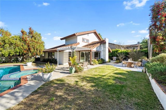 971 San Lorenzo Court, Solana Beach, CA 92075