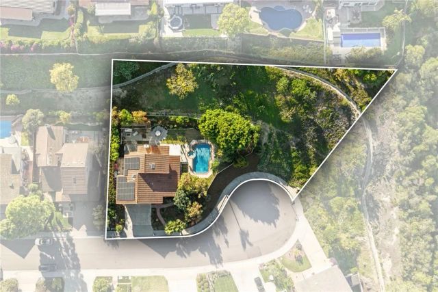 971 San Lorenzo Court, Solana Beach, CA 92075