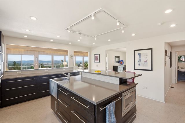 7712 N Panorama Dr, Spokane, WA 99208