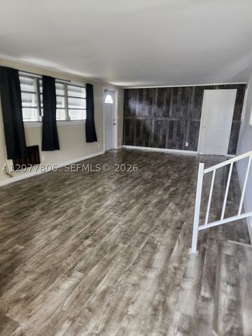 4248 Hibiscus Cir H, West Palm Beach, FL 33409