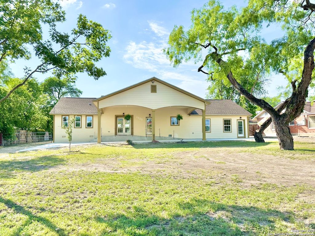 1535 Hillcrest Drive, San Antonio, TX 78228
