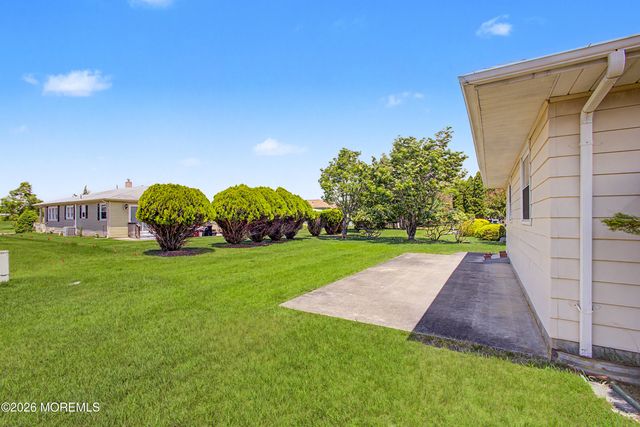 64 Puerto Vallarta Street, Toms River, NJ 08757