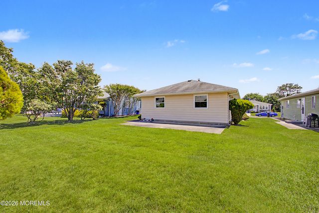 64 Puerto Vallarta Street, Toms River, NJ 08757