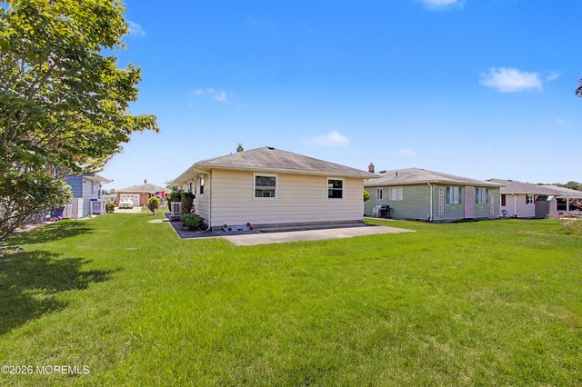 64 Puerto Vallarta Street, Toms River, NJ 08757