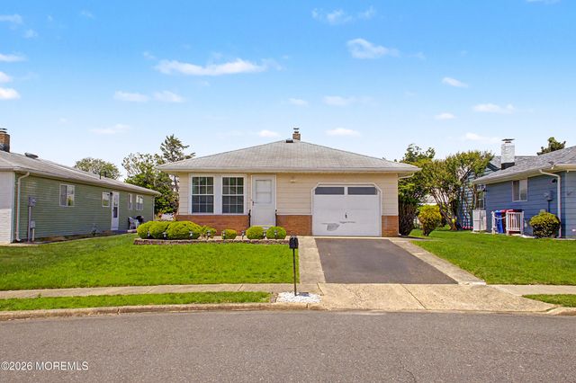 64 Puerto Vallarta Street, Toms River, NJ 08757