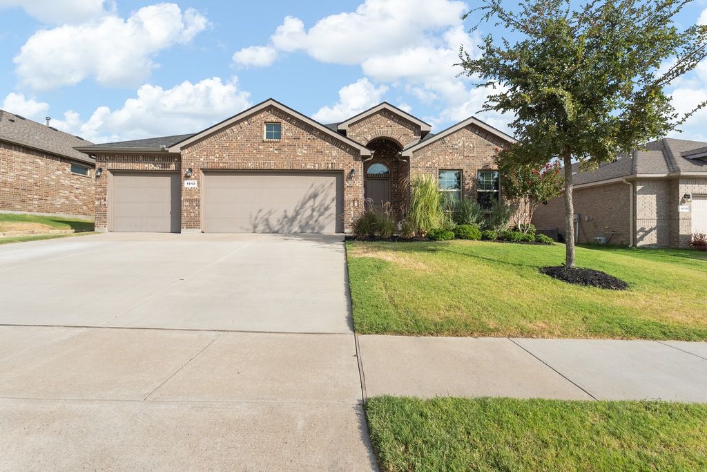 1812 Millbrae Road, Cleburne, TX 76033 — exterior