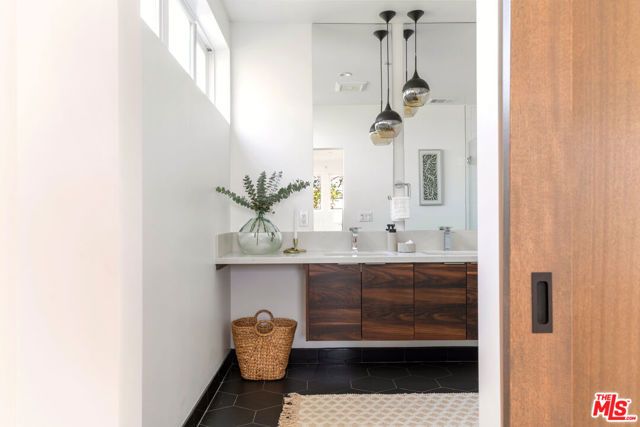 2267 Duane Street, Los Angeles, CA 90039