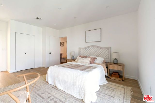 2267 Duane Street, Los Angeles, CA 90039
