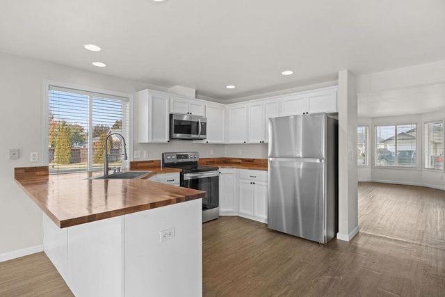 9319 W Caelen Ave, Cheney, WA 99004