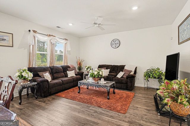 216 Friendship Oak Way, Hampton, GA 30228