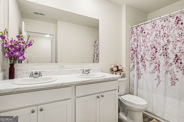 216 Friendship Oak Way, Hampton, GA 30228