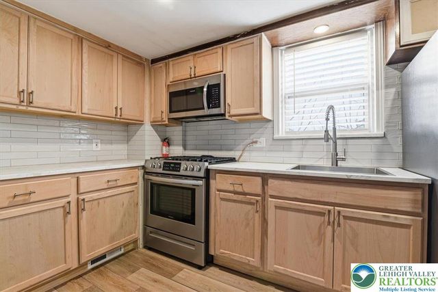 1226 Railroad Street, Bethlehem City, PA 18015