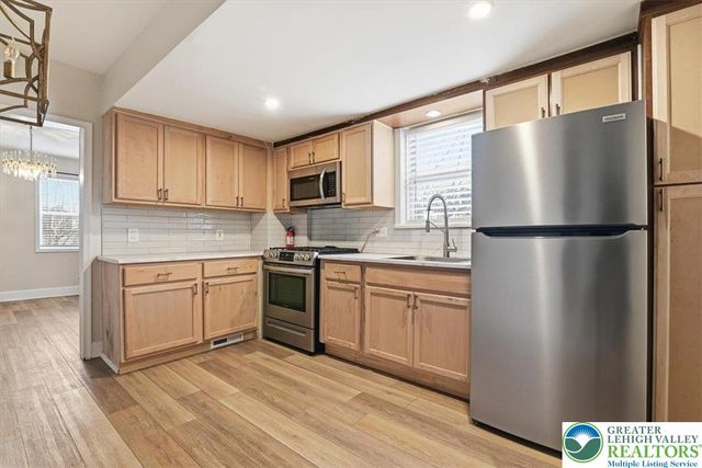 1226 Railroad Street, Bethlehem City, PA 18015