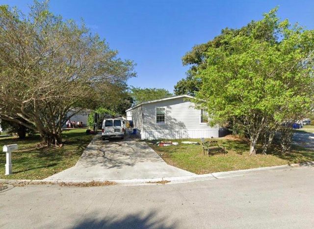 1401 SW 65th Way, Boca Raton, FL 33428