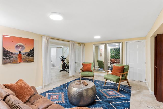 20 Beverly Parkway, Freeport, NY 11520