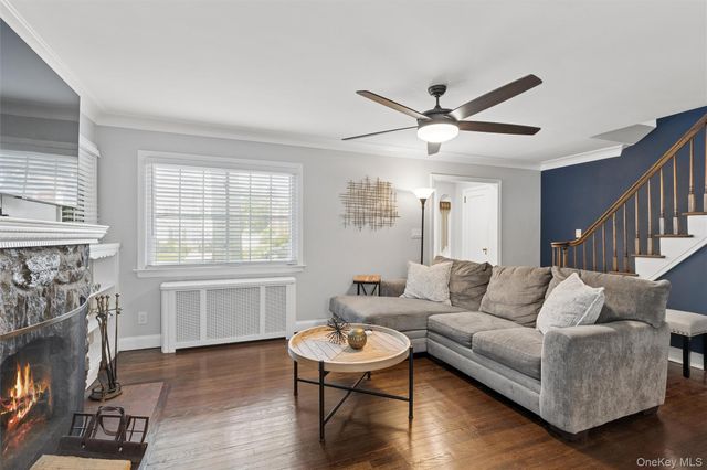 20 Beverly Parkway, Freeport, NY 11520