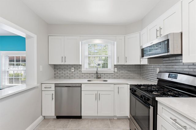 20 Beverly Parkway, Freeport, NY 11520