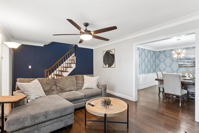 20 Beverly Parkway, Freeport, NY 11520