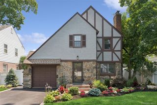 20 Beverly Parkway, Freeport, NY 11520