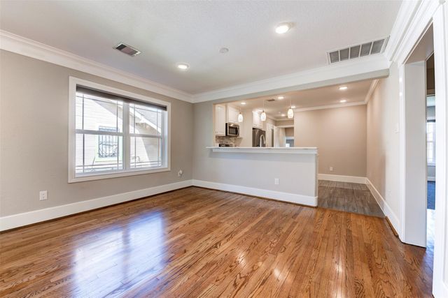 109 Dresden Street, Houston, TX 77012